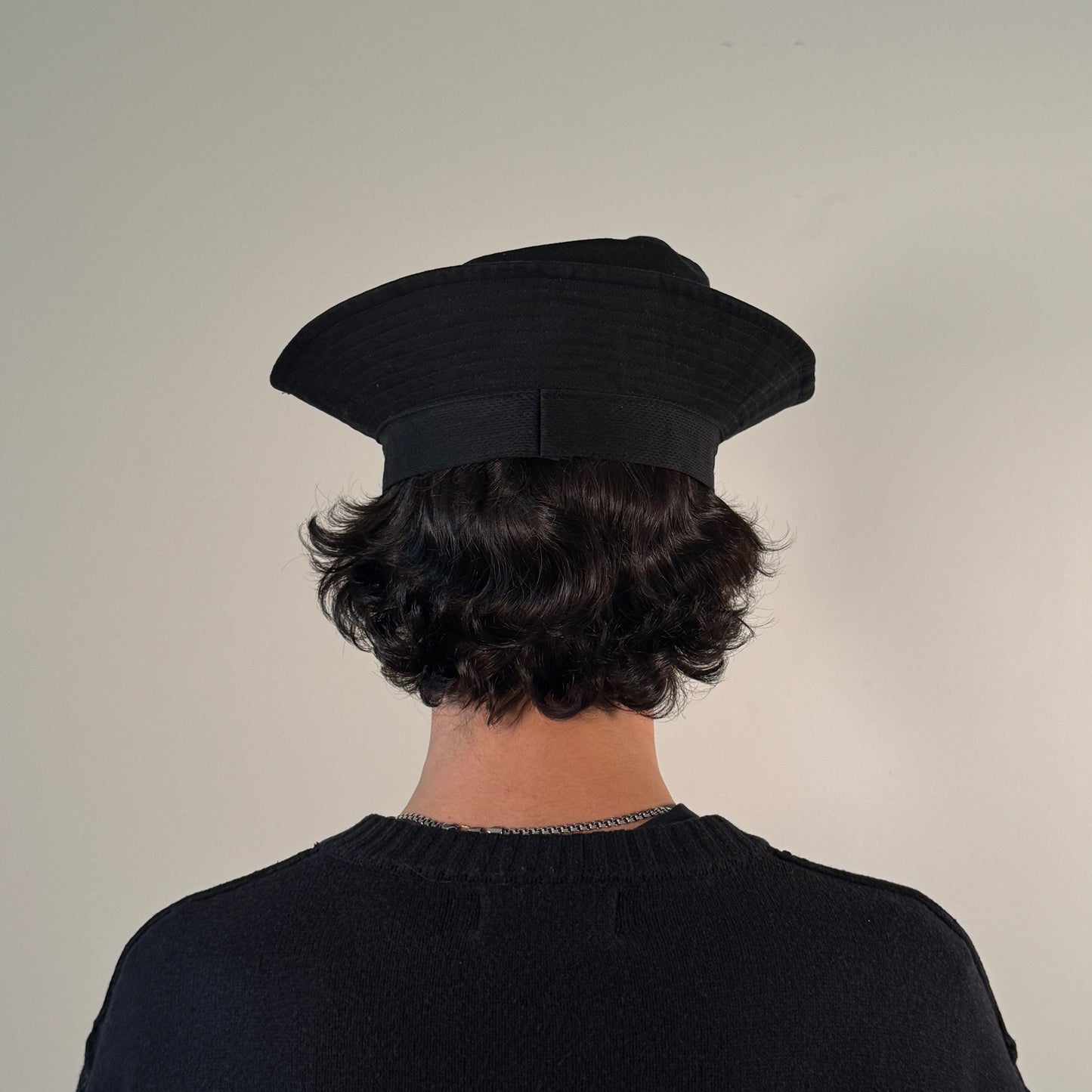 Panama Varga Hat, Shme-Shno, Hungarian brand, Budapest-founded, crafted in Canada, avant-garde fashion, modern Panama hat, Varrni stitching technique, traditional millinery, architectural design, wearable art, high fashion accessory, streetwear meets heritage, sleek design, bold statement piece, cultural craftsmanship, Eastern European fashion, limited edition, art-inspired fashion piece.